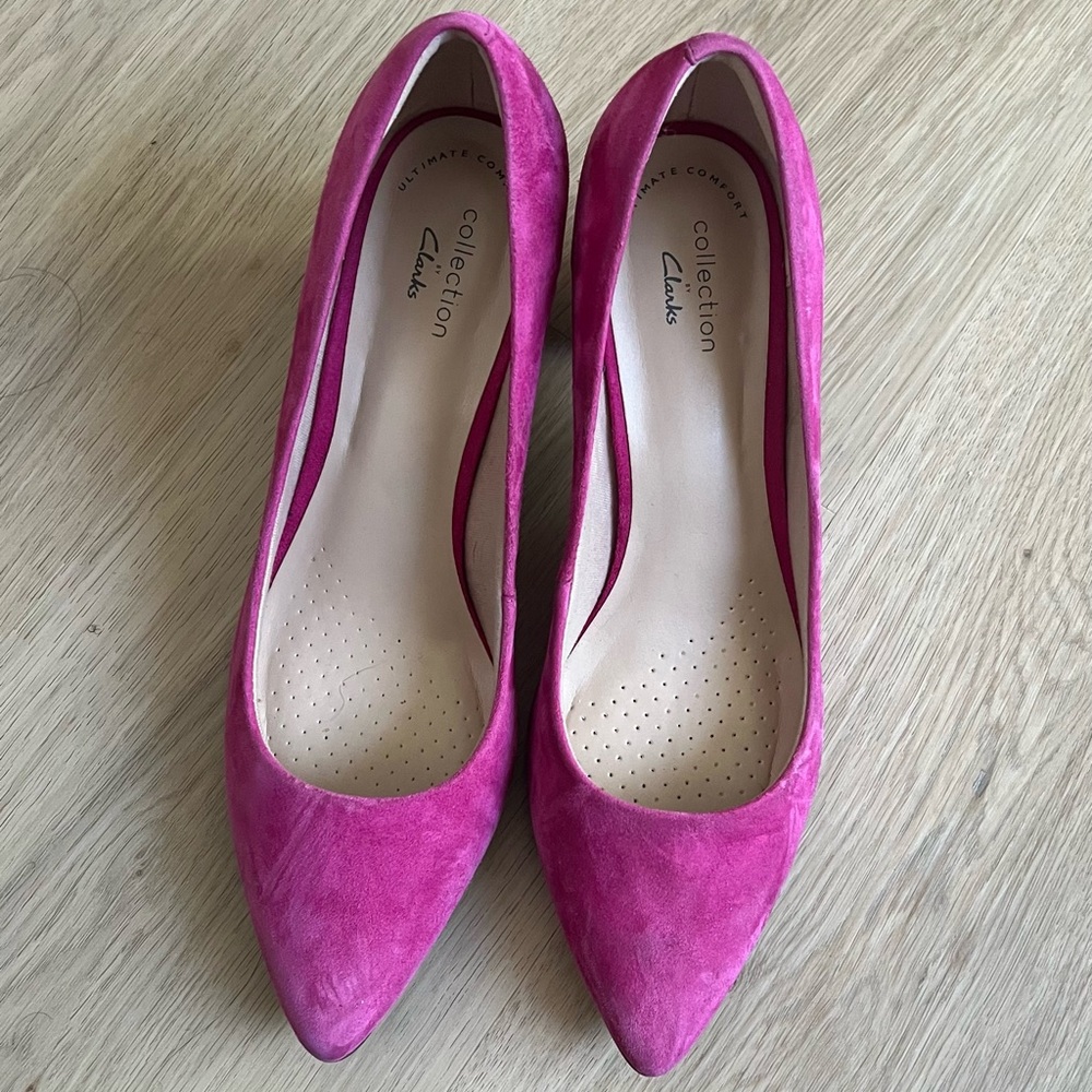 Like new Clark suede heels